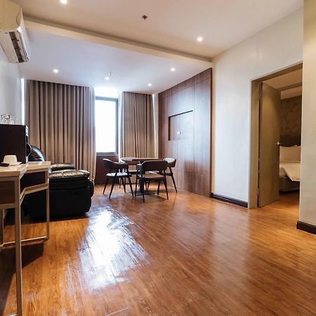 Reddoorz Premium @ South Triangle كويزون سيتي المظهر الخارجي الصورة