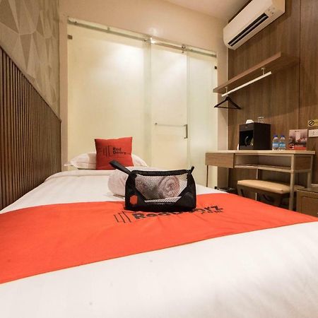 Reddoorz Premium @ South Triangle كويزون سيتي المظهر الخارجي الصورة