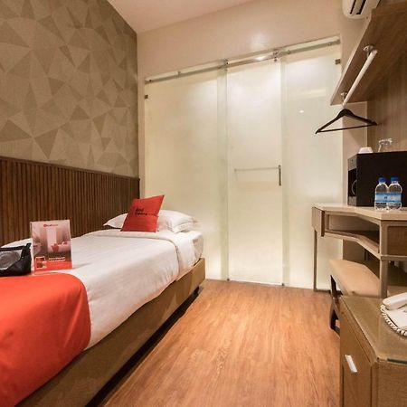 Reddoorz Premium @ South Triangle كويزون سيتي المظهر الخارجي الصورة