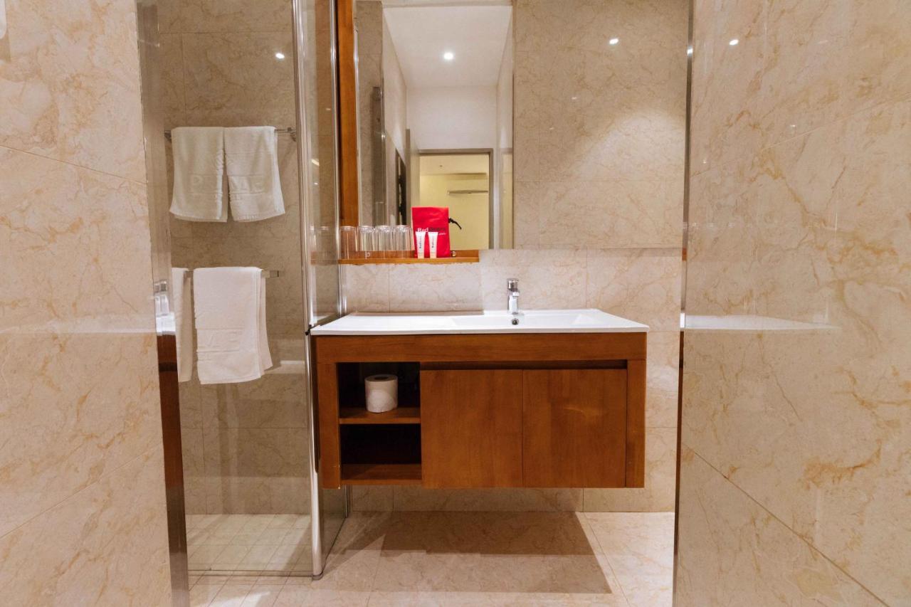 Reddoorz Premium @ South Triangle كويزون سيتي المظهر الخارجي الصورة