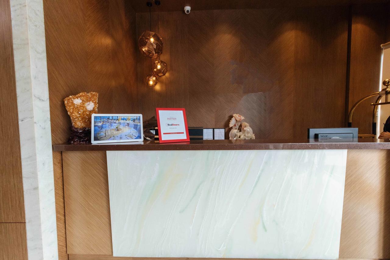 Reddoorz Premium @ South Triangle كويزون سيتي المظهر الخارجي الصورة