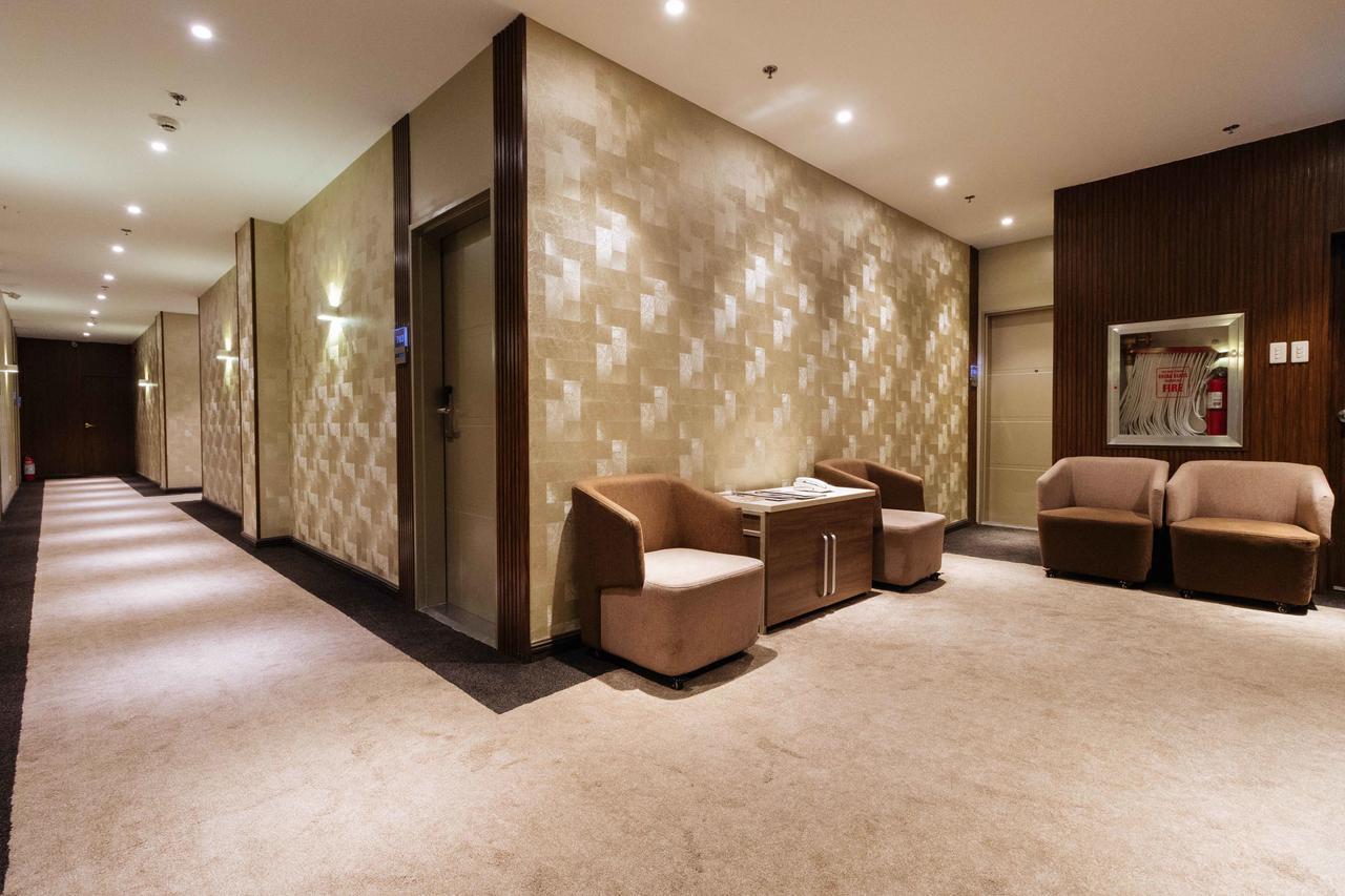 Reddoorz Premium @ South Triangle كويزون سيتي المظهر الخارجي الصورة