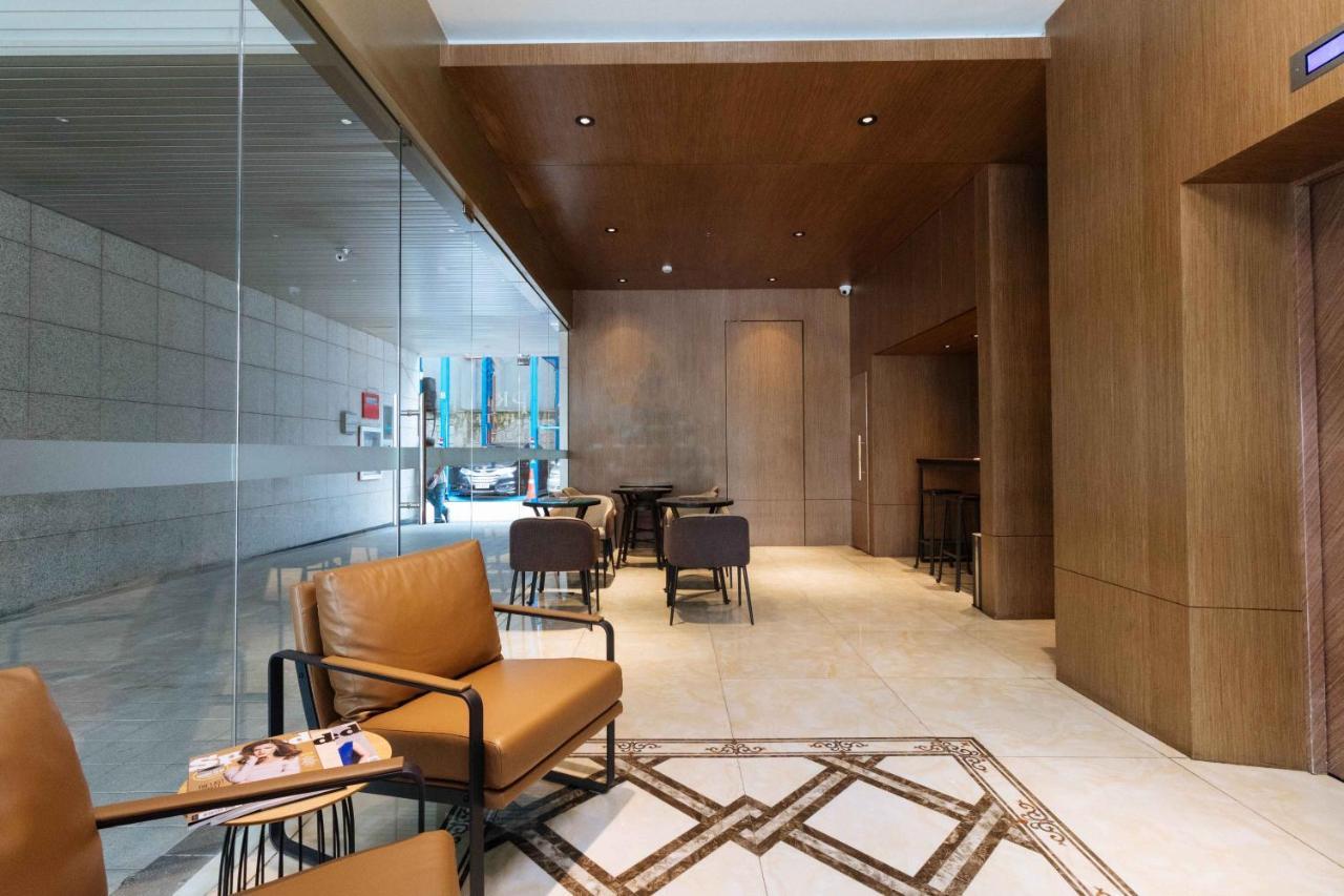 Reddoorz Premium @ South Triangle كويزون سيتي المظهر الخارجي الصورة