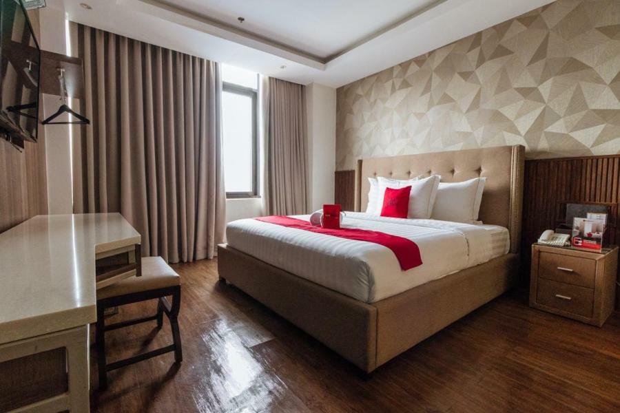 Reddoorz Premium @ South Triangle كويزون سيتي المظهر الخارجي الصورة