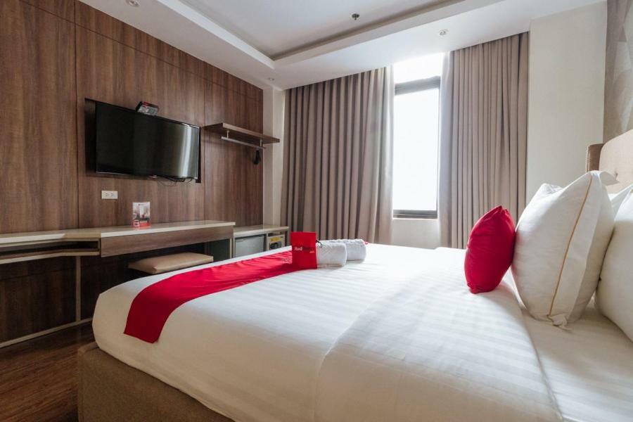 Reddoorz Premium @ South Triangle كويزون سيتي المظهر الخارجي الصورة