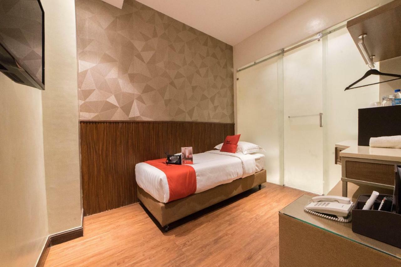 Reddoorz Premium @ South Triangle كويزون سيتي المظهر الخارجي الصورة
