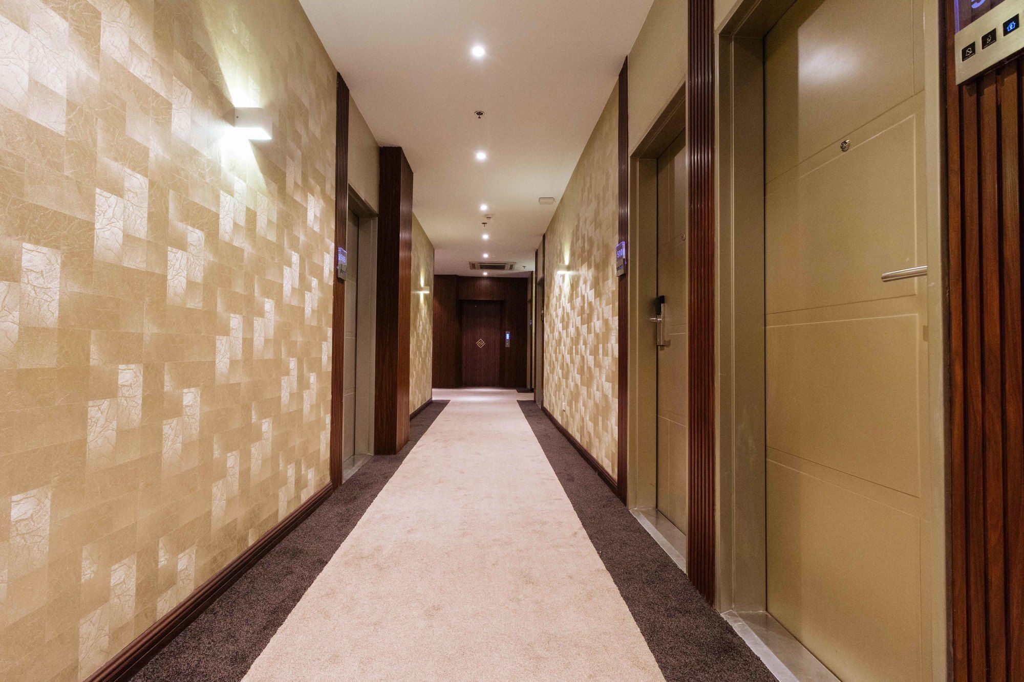 Reddoorz Premium @ South Triangle كويزون سيتي المظهر الخارجي الصورة